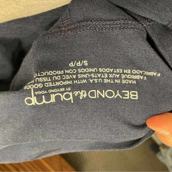 BEYOND YOGA MATERNITY LEGGINGS - Picture 2 of 3